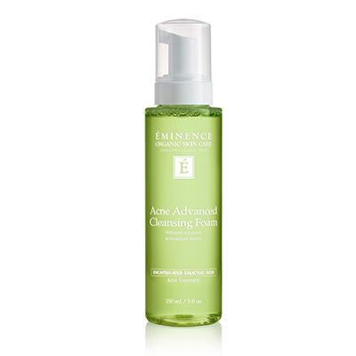 This unique liquid-to-foam cleanser provides lightweight acne cleansing action, effectively preventing acne breakouts and clearing blocked pores. Featuring time-release encapsulated salicylic acid combined with a natural herb blend, this cleanser soothes and tones to address the look of uneven skin.  Retail Size: 5 oz / 150 ml